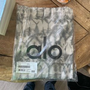 ALO Yoga tote bag NWT